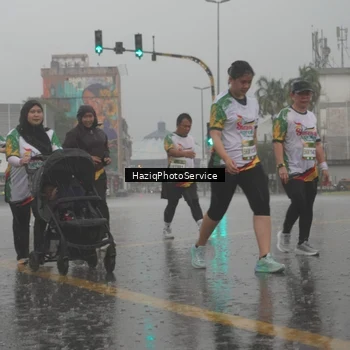 Runner Photo 7736465