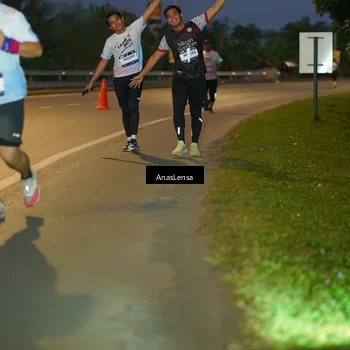 Runner Photo 7736472