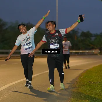 Runner Photo 7736475