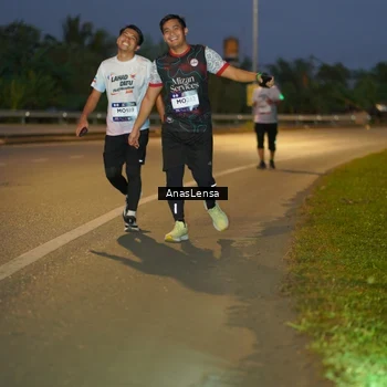 Runner Photo 7736492