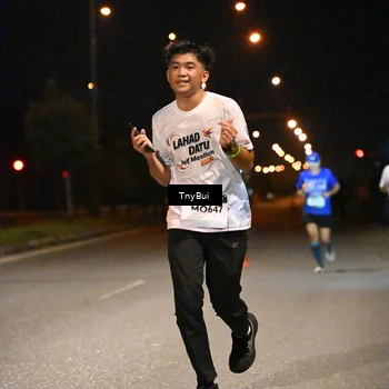 Runner Photo 7736506