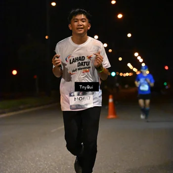 Runner Photo 7736516