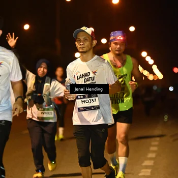 Runner Photo 7736566