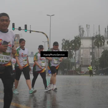Runner Photo 7736571