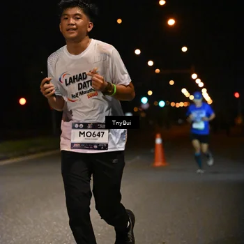 Runner Photo 7736599