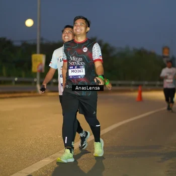 Runner Photo 7736608