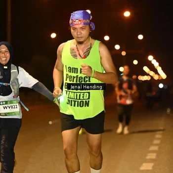 Runner Photo 7736673