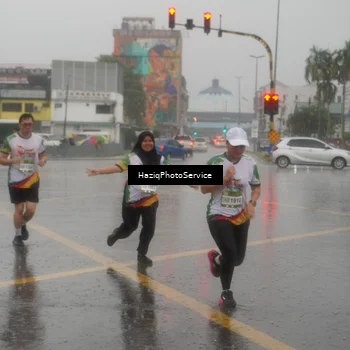 Runner Photo 7736679