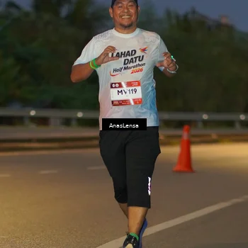 Runner Photo 7736705