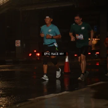 Runner Photo 7736723