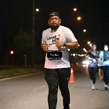Runner Photo 7736733