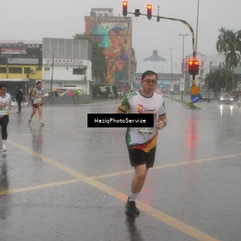 Runner Photo 7736735