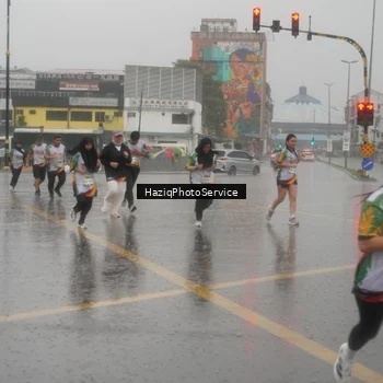 Runner Photo 7736758