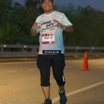 Runner Photo 7736759