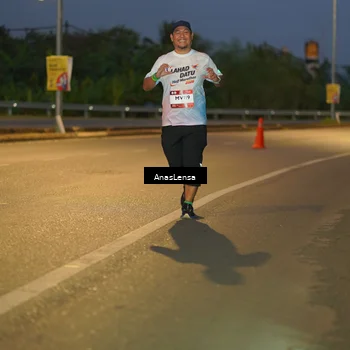 Runner Photo 7736767