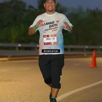 Runner Photo 7736771