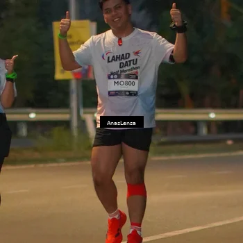 Runner Photo 7736777