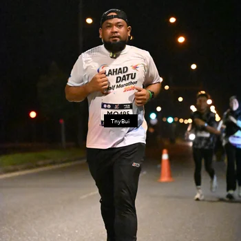 Runner Photo 7736804