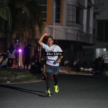 Runner Photo 7736808