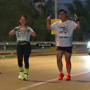 Runner Photo 7736824
