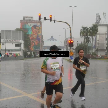 Runner Photo 7736837