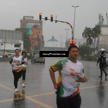 Runner Photo 7736883