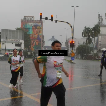 Runner Photo 7736886