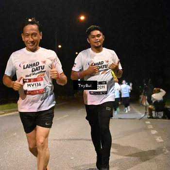 Runner Photo 7736984