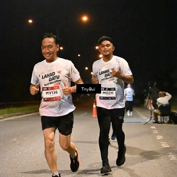 Runner Photo 7736990