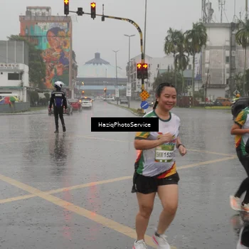 Runner Photo 7736993