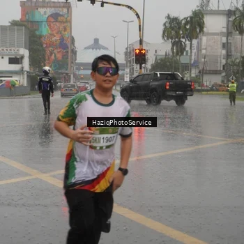 Runner Photo 7736996