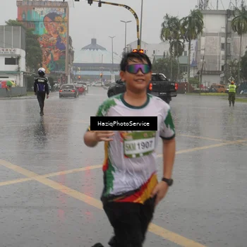 Runner Photo 7737002