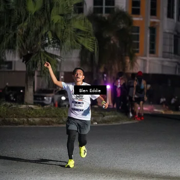 Runner Photo 7737012