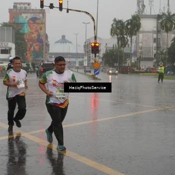 Runner Photo 7737018