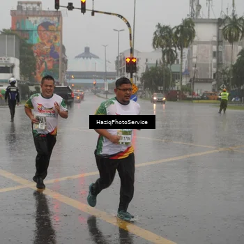 Runner Photo 7737033