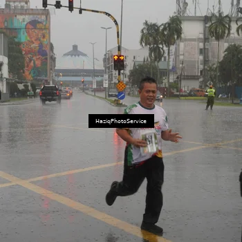 Runner Photo 7737044