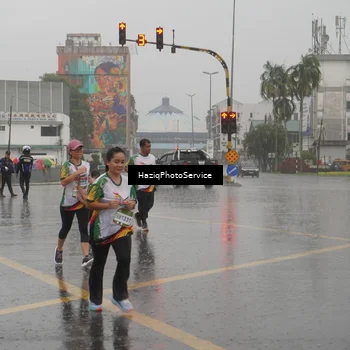 Runner Photo 7737059