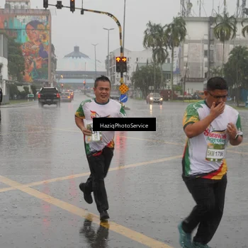 Runner Photo 7737068