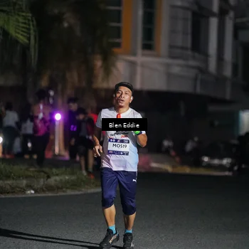 Runner Photo 7737073