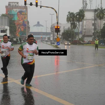 Runner Photo 7737076