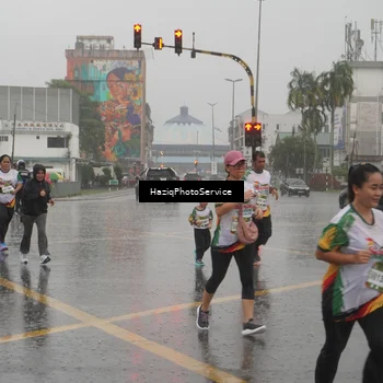 Runner Photo 7737089