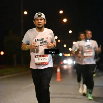 Runner Photo 7737091