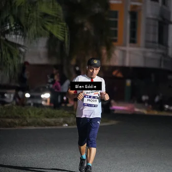 Runner Photo 7737092