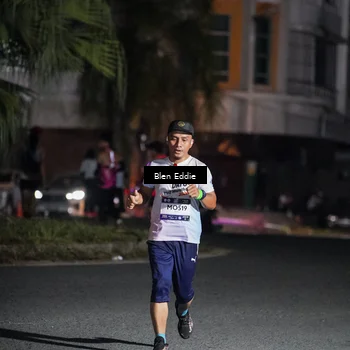 Runner Photo 7737093