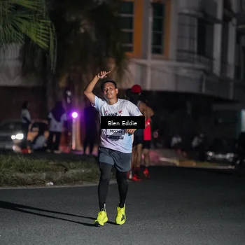 Runner Photo 7737102