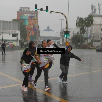 Runner Photo 7737119