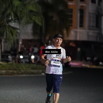 Runner Photo 7737120