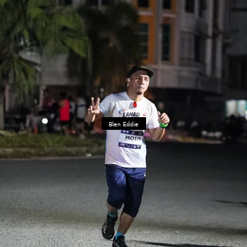 Runner Photo 7737131