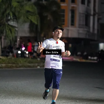 Runner Photo 7737132