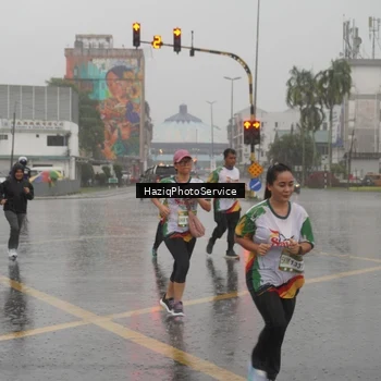 Runner Photo 7737151